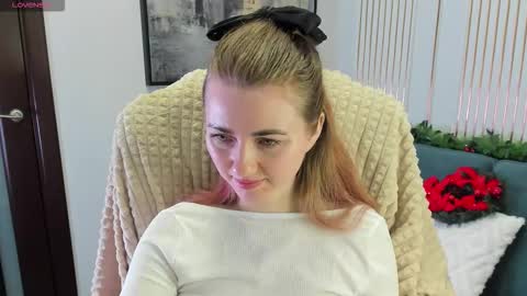 Snapshot of sofiangelaa chatting on 19, 12, 2025 Sofia online show from 19, 12, 2025