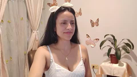 Sofi Bella online show from 14, 11, 2025