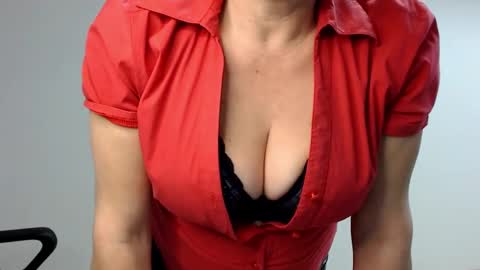 Sofie Velvet online show from 14, 1, 2025