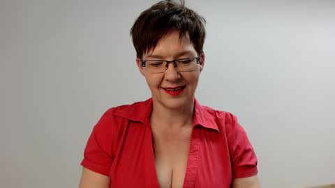 Sofie Velvet online show from 24, 1, 2025