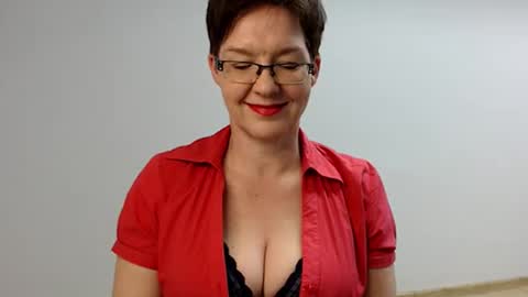 Sofie Velvet online show from 24, 1, 2025