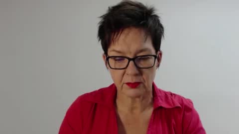 Sofie Velvet online show from 13, 9, 2025