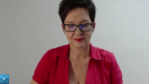 Sofie Velvet online show from 23, 9, 2025