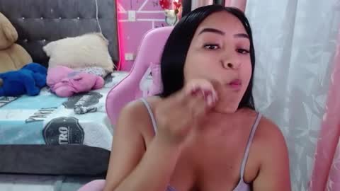 Snapshot of sofiiadreams chatting on 2, 1, 2025 sofia Dreams online show from 2, 1, 2025