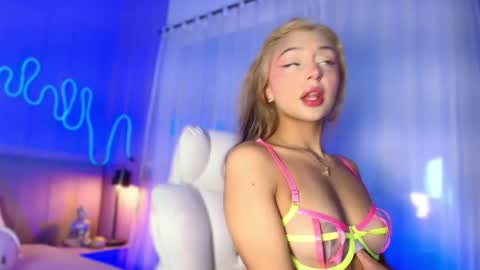 Snapshot of sofly_s chatting on 27, 5, 2026 Sofi online show from 27, 5, 2026