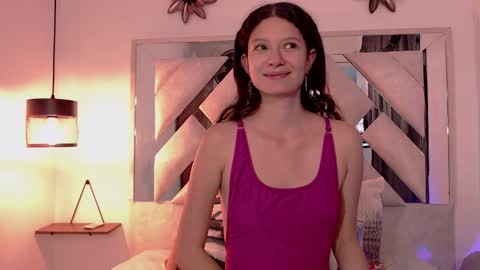 Snapshot of sofy_bonnet chatting on 5, 2, 2026 online show from 5, 2, 2026