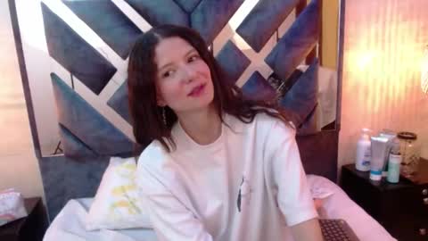 Snapshot of sofy_bonnet chatting on 18, 2, 2026 online show from 18, 2, 2026