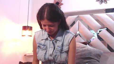 Snapshot of sofy_bonnet chatting on 5, 3, 2026 online show from 5, 3, 2026