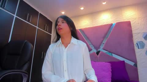 Snapshot of sol_angel_7 chatting on 19, 5, 2026 SOL ANGEL online show from 19, 5, 2026