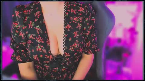 Gaby Solis online show from 25, 11, 2025