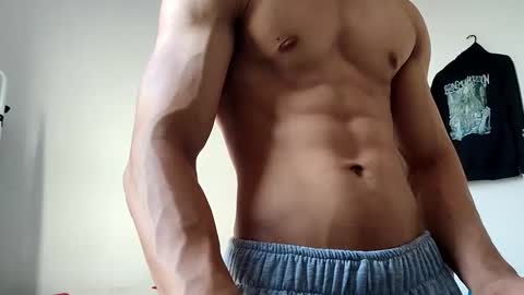 Snapshot of solorizo chatting on 6, 3, 2026 Hi Im Weller Check my Bio online show from 6, 3, 2026