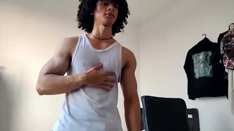 Snapshot of solorizo chatting on 7, 3, 2026 Hi Im Weller Check my Bio online show from 7, 3, 2026