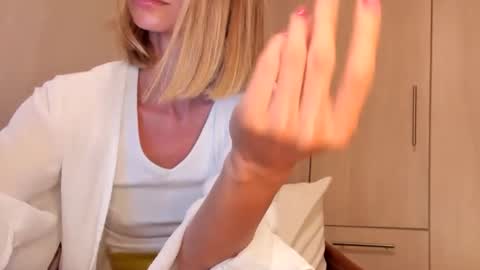 Goddess Sophie online show from 29, 4, 2026
