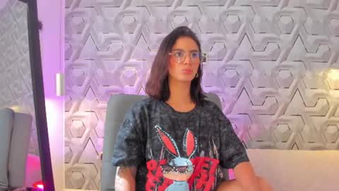 Snapshot of sophi_01 chatting on 6, 7, 2026 sophie online show from 6, 7, 2026