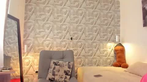 Snapshot of sophi_01 chatting on 14, 7, 2026 sophie online show from 14, 7, 2026
