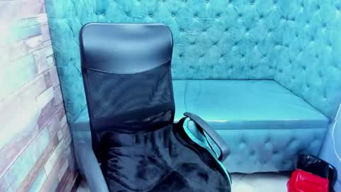 sophi_hardd online show from 5, 12, 2025