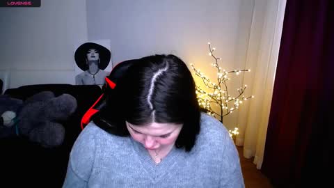 sophia__olsen online show from 2, 3, 2025