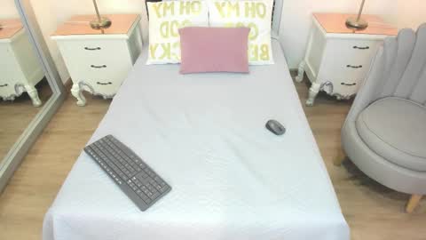 Snapshot of sophia_boods chatting on 3, 3, 2026 sophia boods online show from 3, 3, 2026