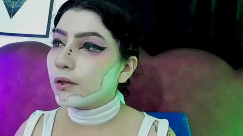 sophia hottie online show from 4, 7, 2026