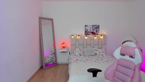 Sophia Rincon online show from 12, 1, 2025