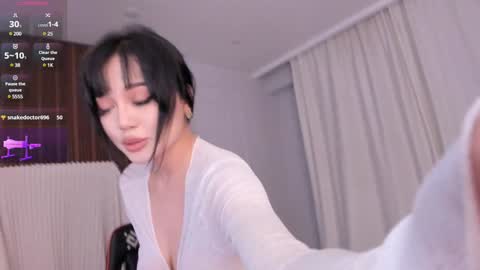 Snapshot of sophia_squirtits chatting on 12, 1, 2025 QUEEN OF SQUIRT online show from 12, 1, 2025