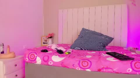Snapshot of sophia_walkett chatting on 23, 6, 2026 Michelle online show from 23, 6, 2026