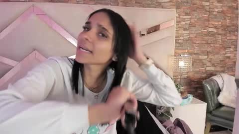 Sophia Paris online show from 30, 11, 2025