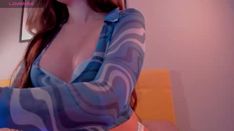 Snapshot of sophiaa_sensual chatting on 17, 11, 2025 Sophia online show from 17, 11, 2025