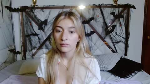SophiaLee online show from 24, 10, 2025