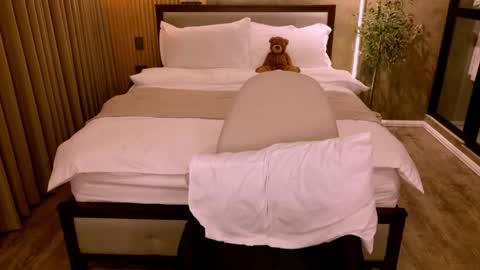 sophiaandress online show from 26, 4, 2026