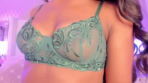 SophiaSmiths online show from 28, 9, 2025