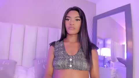 Snapshot of sophiasmiths_ chatting on 4, 8, 2026 SophiaSmiths online show from 4, 8, 2026