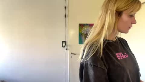 Snapshot of sophiasnarl chatting on 15, 3, 2026 Sofi online show from 15, 3, 2026