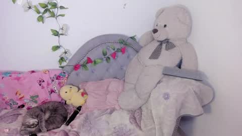 Clara sophia online show from 5, 4, 2026