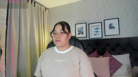 Snapshot of sophie__blare chatting on 7, 7, 2026 sophie__blare online show from 7, 7, 2026