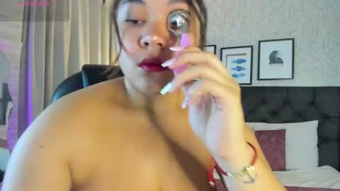 Snapshot of sophie__blare chatting on 8, 7, 2026 sophie__blare online show from 8, 7, 2026