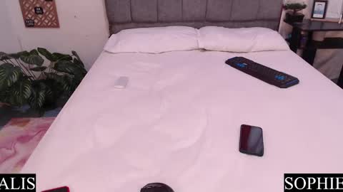 Sophie  Alis online show from 14, 2, 2025