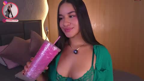 Snapshot of sophie_belton chatting on 25, 11, 2025 sofia online show from 25, 11, 2025