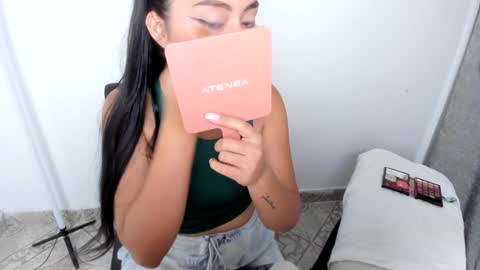 Snapshot of sophie_foxxx chatting on 4, 1, 2025 Sophie online show from 4, 1, 2025