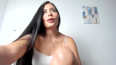 Snapshot of sophie_foxxx chatting on 4, 1, 2025 Sophie online show from 4, 1, 2025