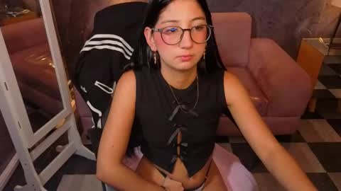 Snapshot of sophie_jones_b chatting on 8, 5, 2026 sophie_jones_b online show from 8, 5, 2026