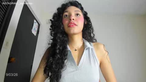 Snapshot of sophie_moo chatting on 9, 3, 2026 Sophie online show from 9, 3, 2026