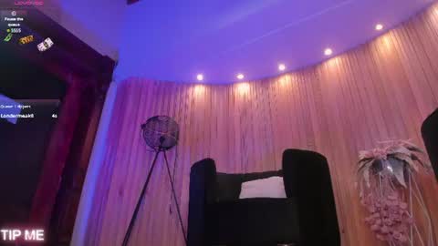 Snapshot of sophiebarnett_ chatting on 26, 6, 2026 Sophie online show from 26, 6, 2026