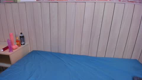 Snapshot of sophiebenson_ chatting on 2, 12, 2024 Sophie online show from 2, 12, 2024