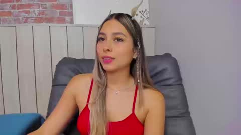 Snapshot of sophiebenson_ chatting on 12, 9, 2025 Sophie online show from 12, 9, 2025