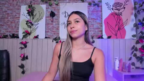 Snapshot of sophiebenson_ chatting on 13, 3, 2026 Sophie online show from 13, 3, 2026