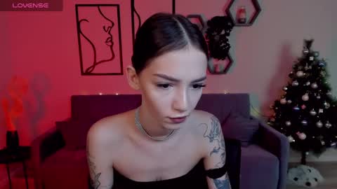 Snapshot of sophiecherrie chatting on 31, 12, 2024 Sophie online show from 31, 12, 2024