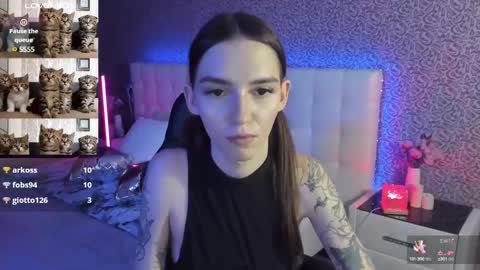 Snapshot of sophiecherrie chatting on 28, 2, 2025 Sophie online show from 28, 2, 2025