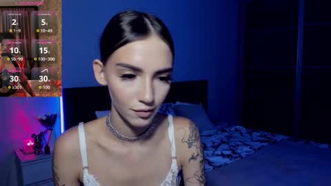 Snapshot of sophiecherrie chatting on 17, 9, 2025 Sophie online show from 17, 9, 2025