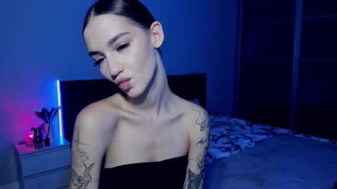 Snapshot of sophiecherrie chatting on 24, 9, 2025 Sophie online show from 24, 9, 2025